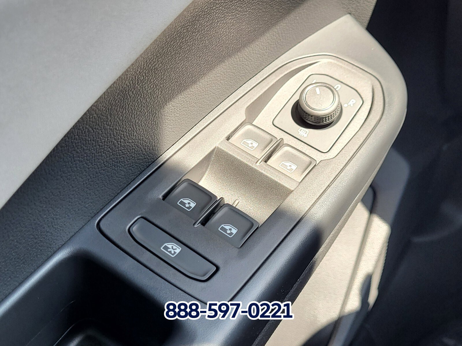 New 2025 Volkswagen Taos SE image 19