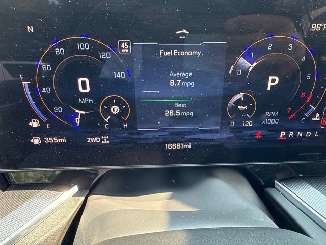 Used 2026 Chevrolet Suburban RST AWD/4WD image 16
