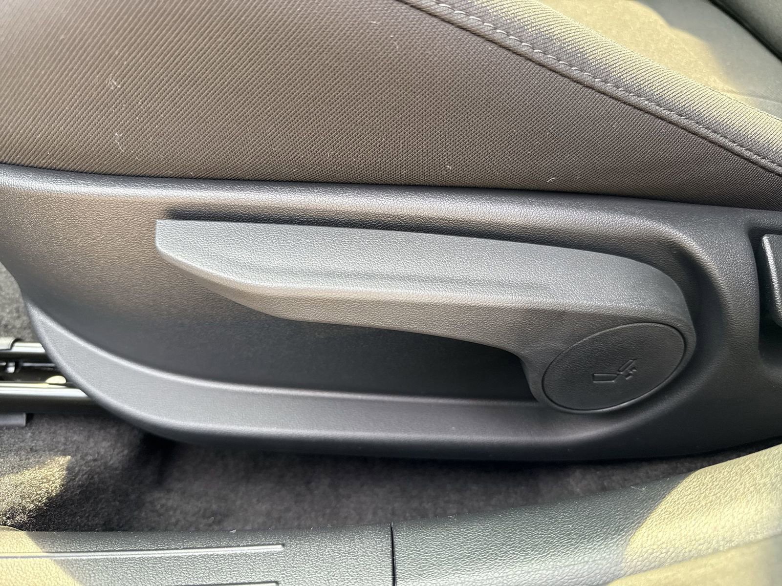 Certified 2025 Hyundai Elantra Sport image 14