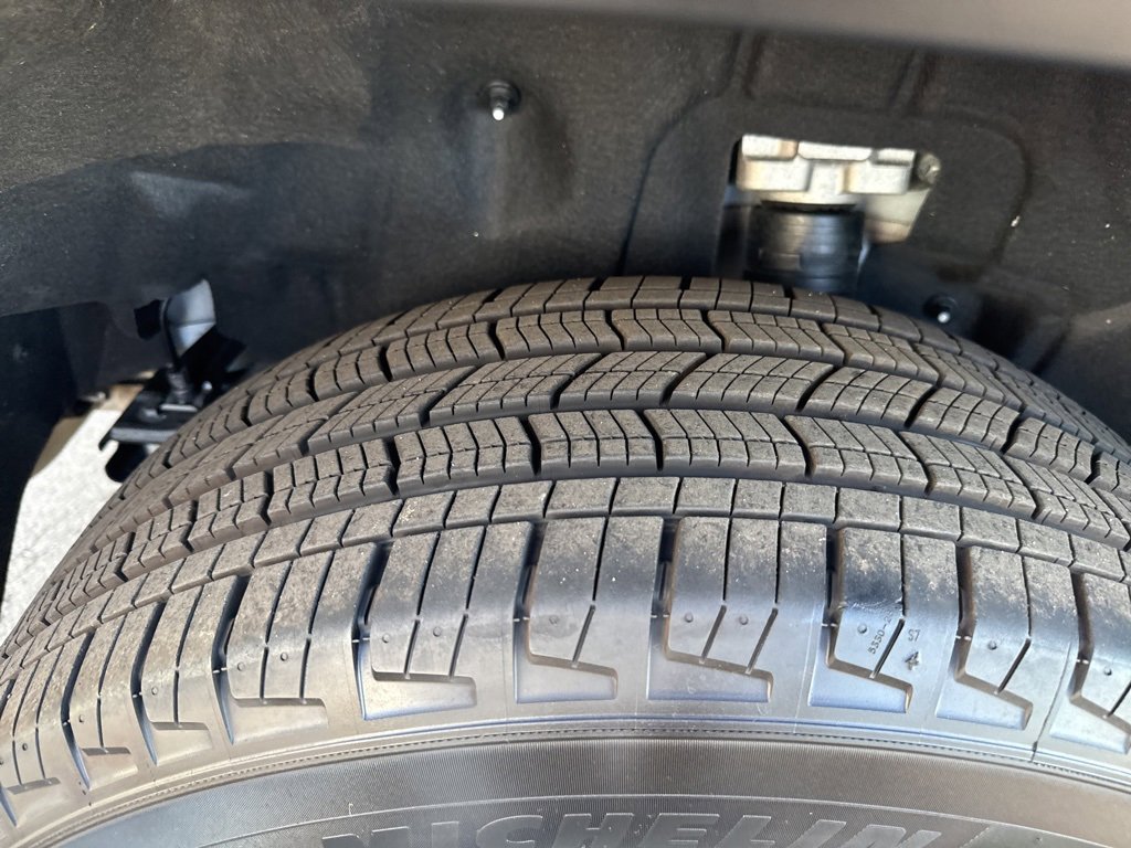 Certified 2024 Jeep Grand Cherokee Laredo X w/ Luxury Tech Group I image 11