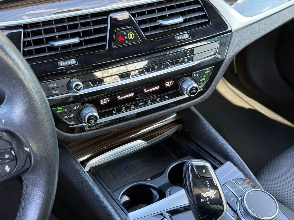 Used 2023 BMW 530e image 36