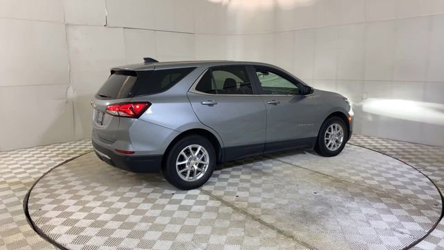 Used 2024 Chevrolet Equinox LT w/ LPO, Floor Liner Package FWD image 3