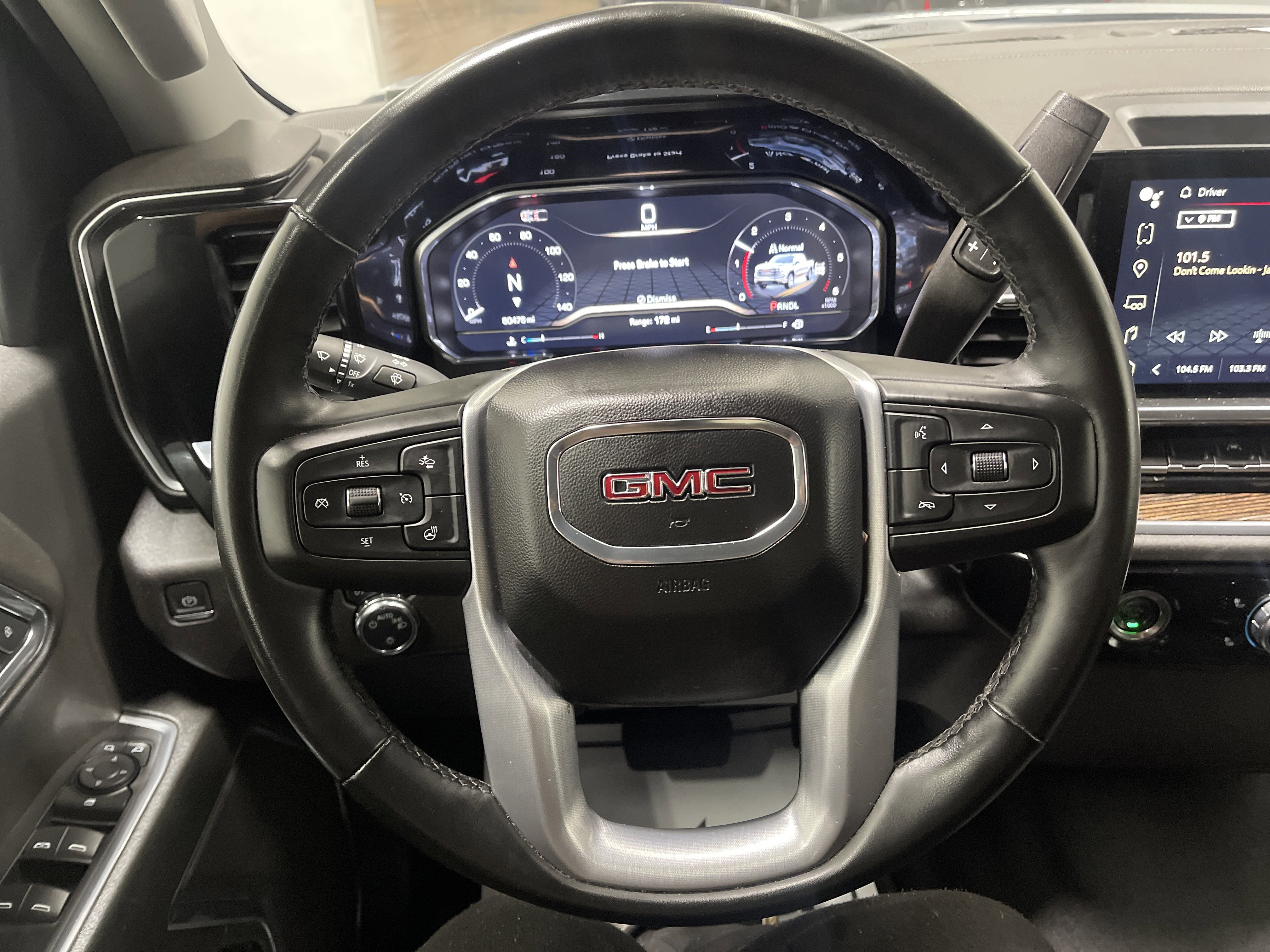 Used 2024 GMC Sierra 1500 SLE image 29