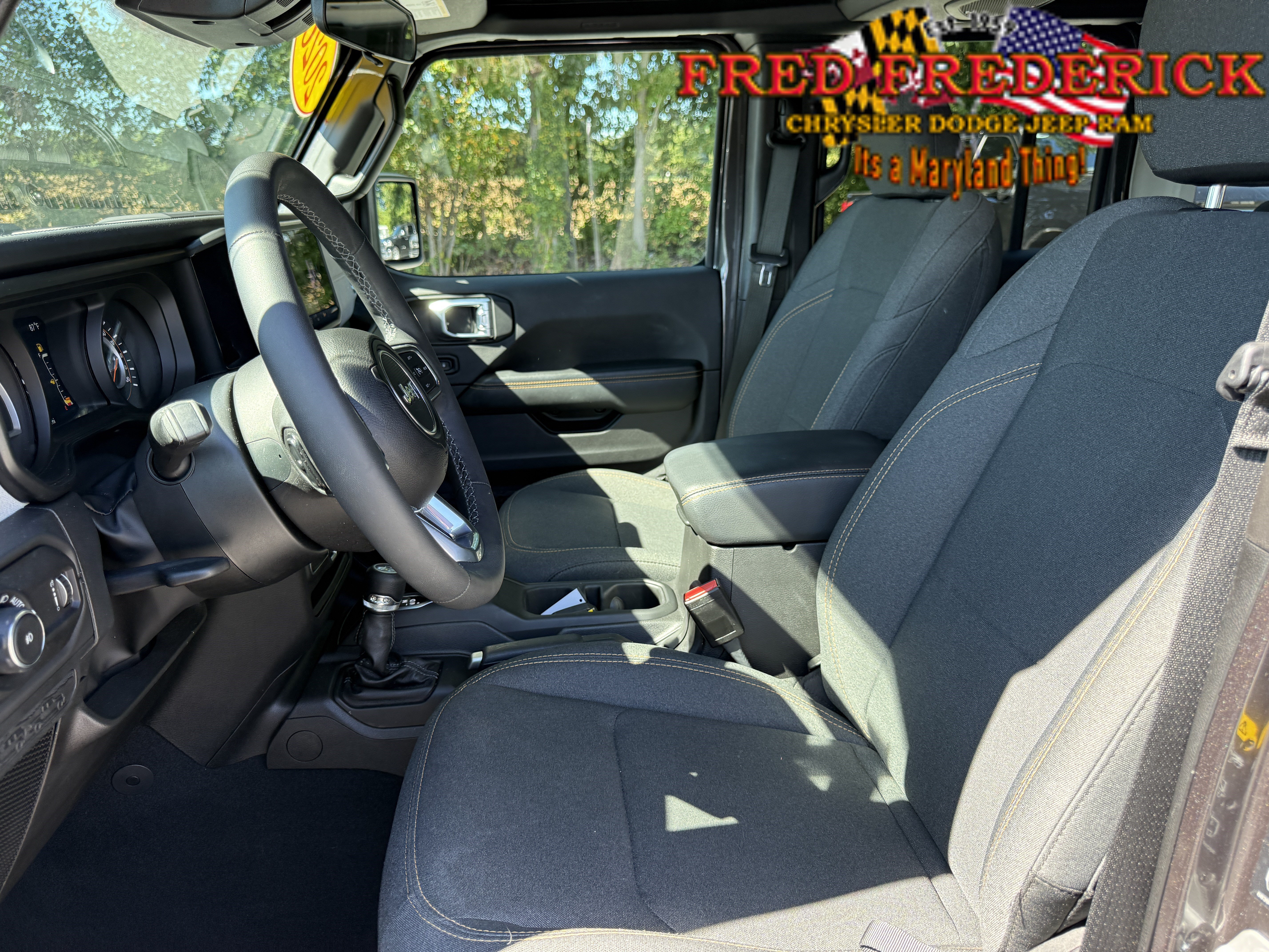 Used 2026 Jeep Wrangler Unlimited Sahara AWD/4WD image 15