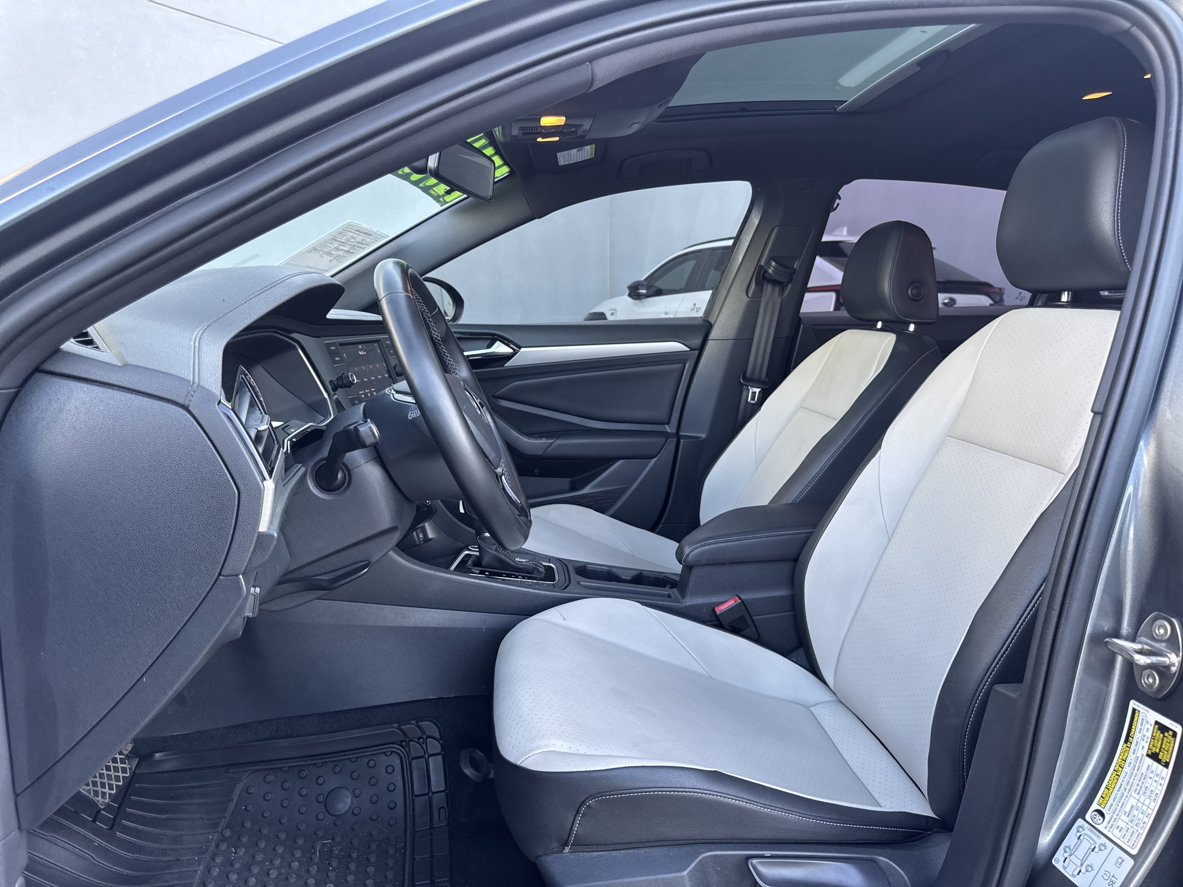 Used 2019 Volkswagen Jetta R-Line FWD image 25