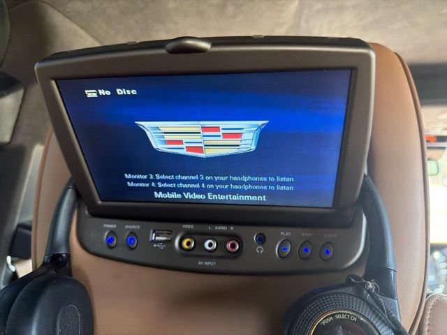 Used 2017 Cadillac Escalade Platinum AWD/4WD image 14