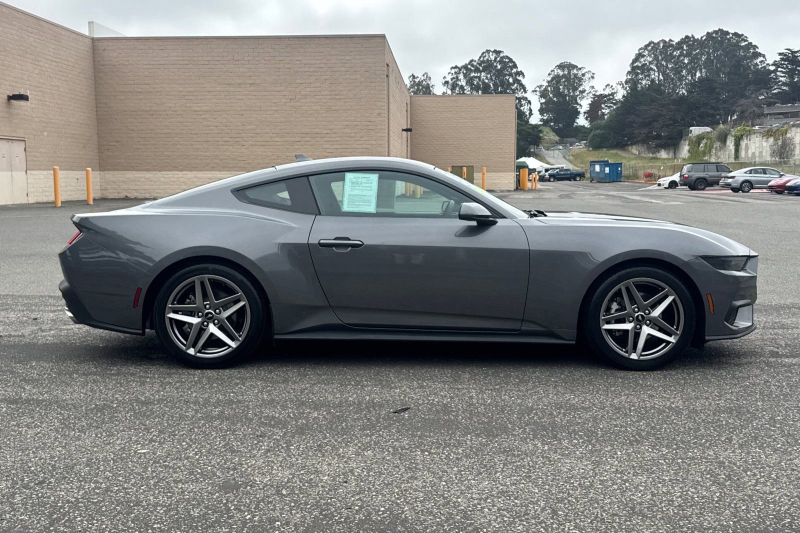 Used 2025 Ford Mustang Coupe RWD image 3