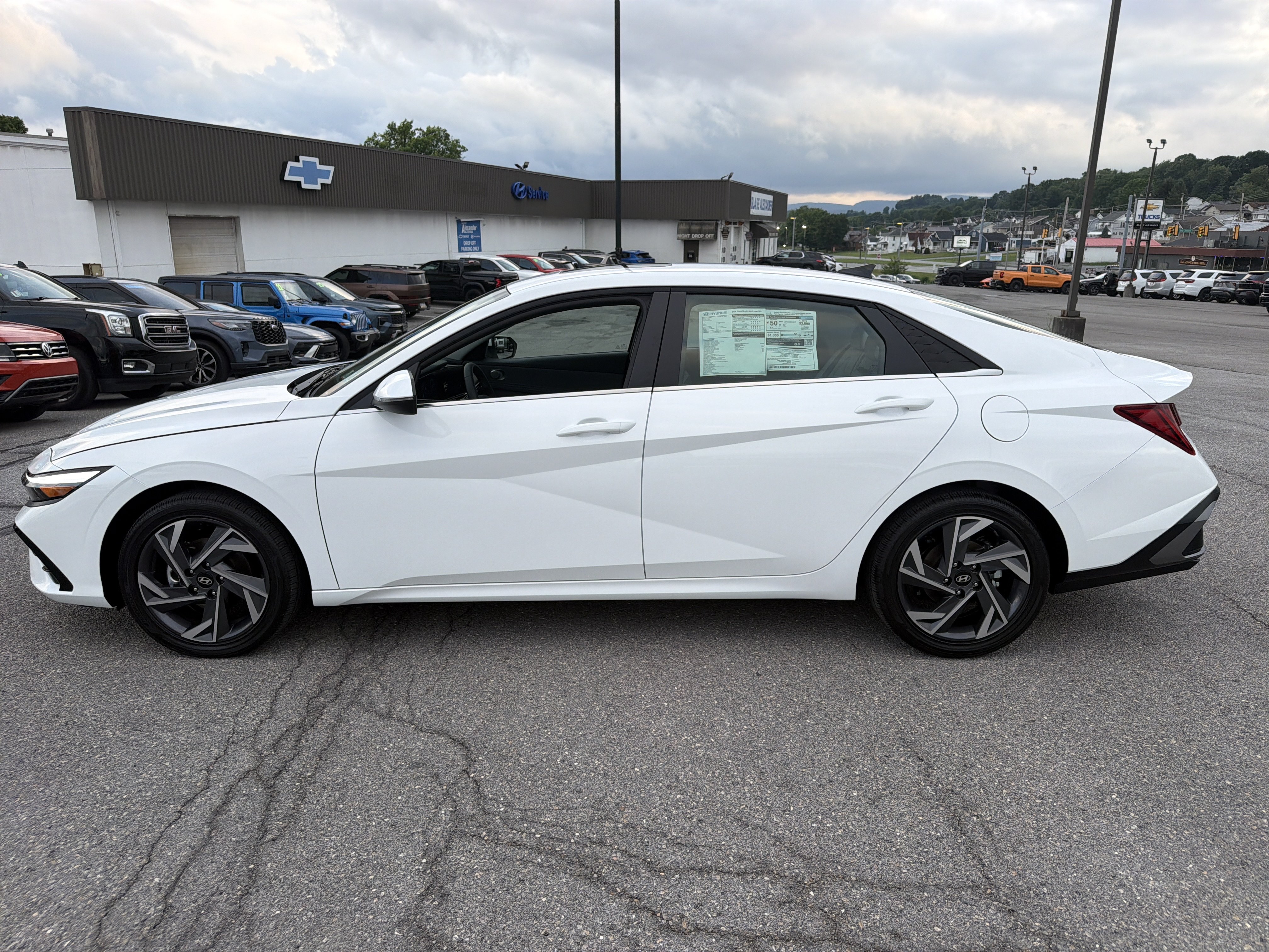 New 2026 Hyundai Elantra Limited w/ Cargo Package FWD image 6
