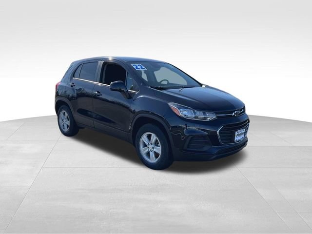 Certified 2022 Chevrolet Trax LS w/ Tint and Cruise Package image 2