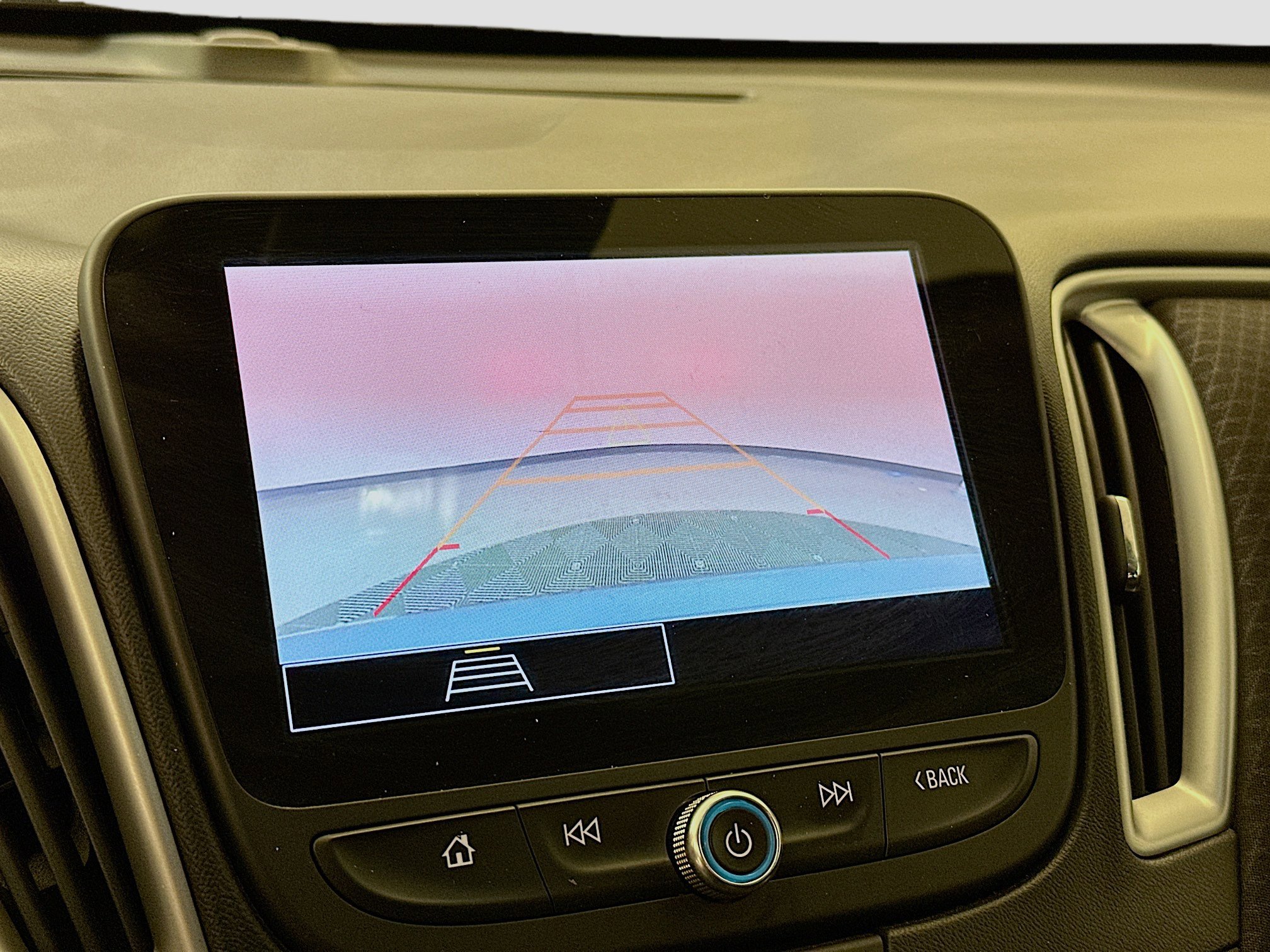 Used 2024 Chevrolet Malibu LT image 23