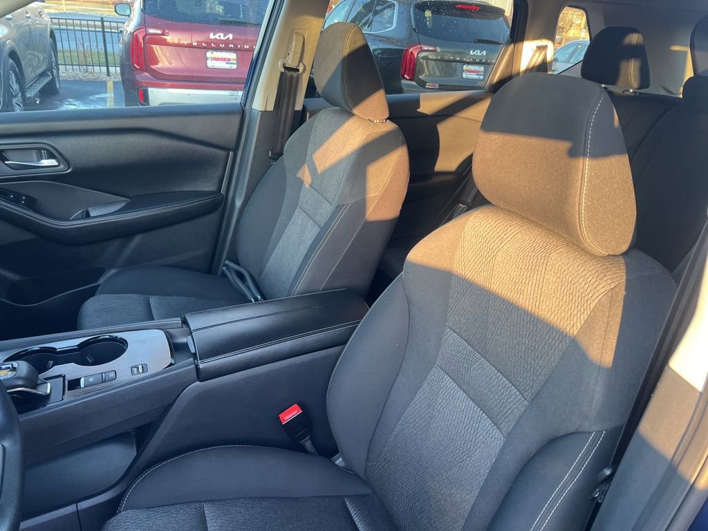 Certified 2024 Nissan Rogue SV image 5