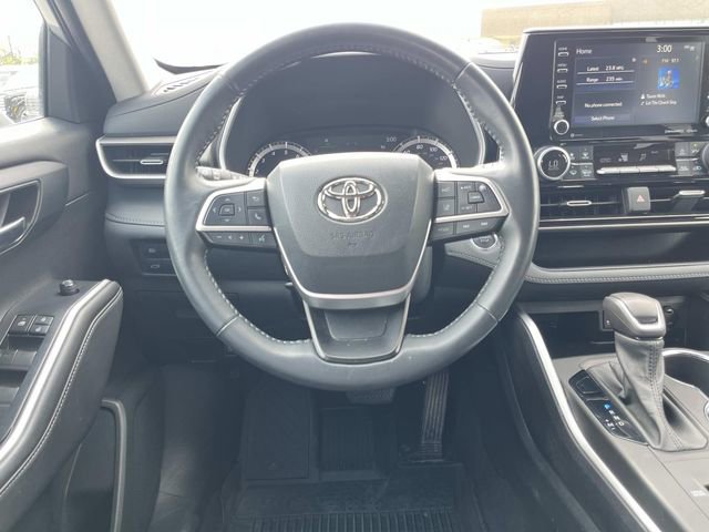 Used 2022 Toyota Highlander XLE image 14