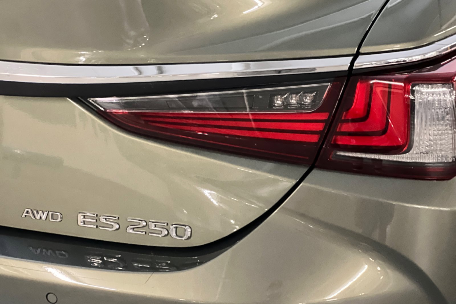 Used 2021 Lexus ES 250 250 w/ Premium Package image 26