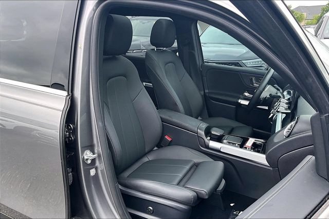 Certified 2023 Mercedes-Benz GLB 250 4MATIC w/ Premium Package image 7
