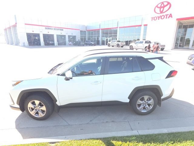 Used 2023 Toyota RAV4 XLE w/ Convenience Package AWD/4WD image 7