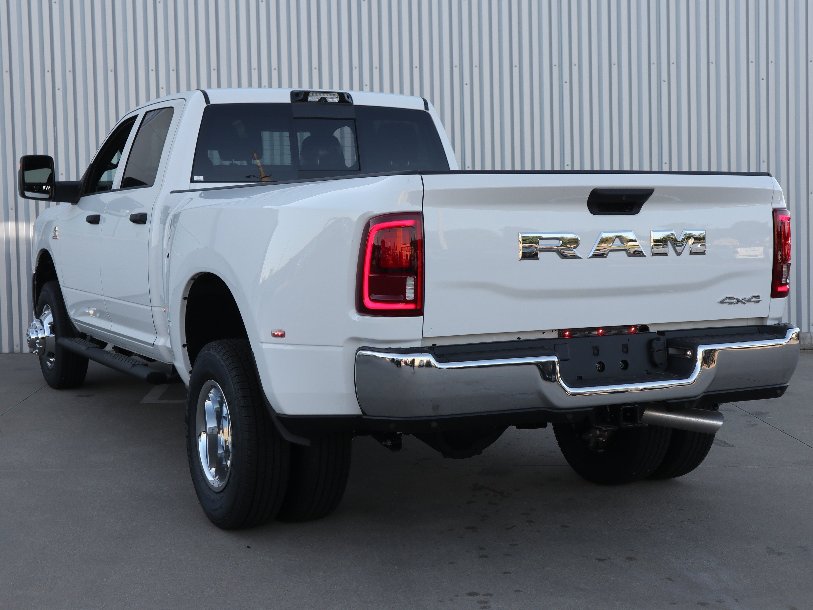 New 2026 RAM 3500 Tradesman AWD/4WD image 9