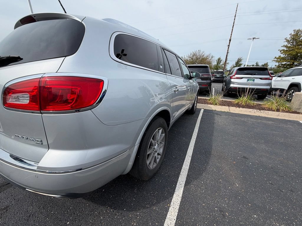 Used 2017 Buick Enclave Leather AWD/4WD image 9