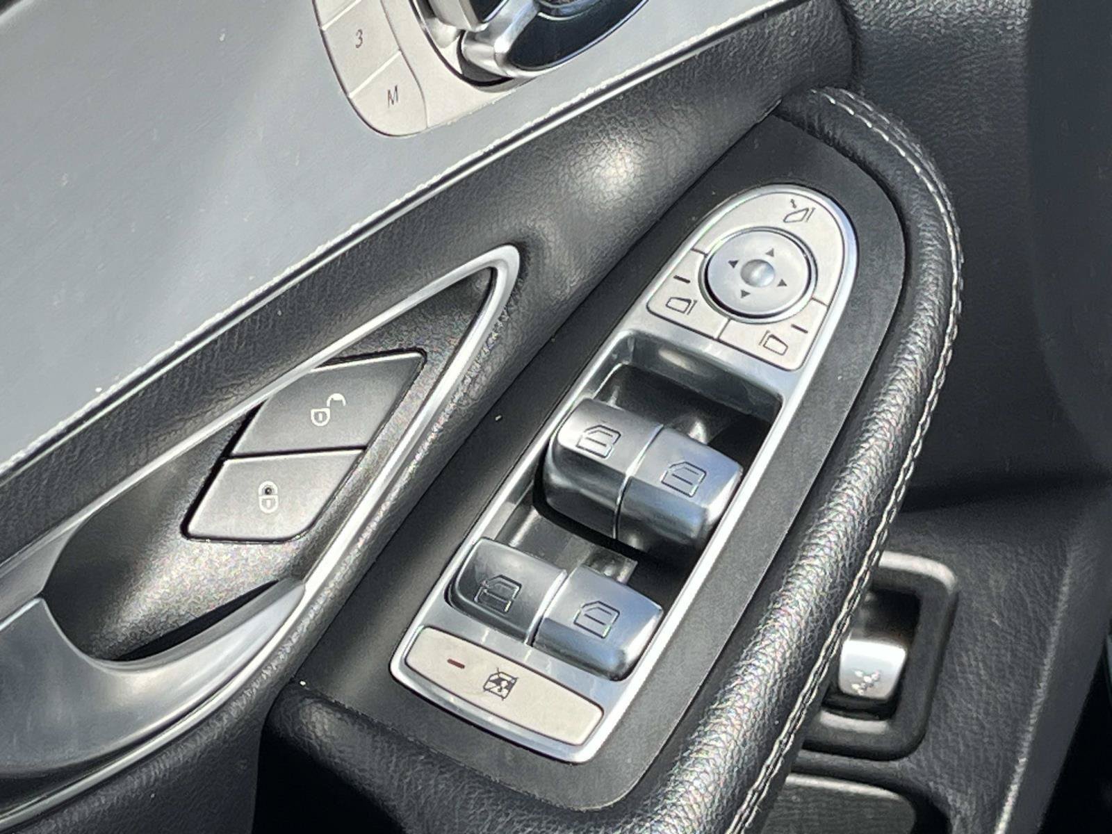 Used 2018 Mercedes-Benz C 300 4MATIC Sedan image 25