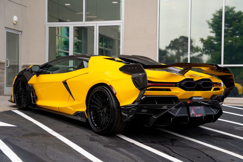 Used 2024 Lamborghini Revuelto AWD/4WD image 24