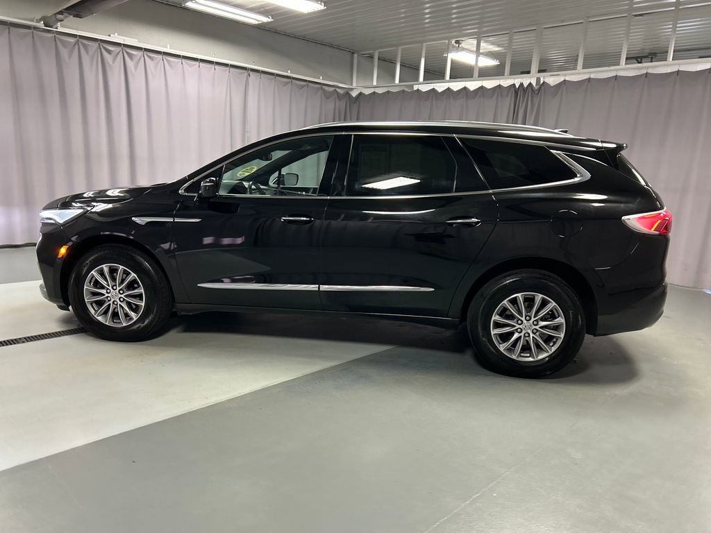 Used 2024 Buick Enclave Essence w/ LPO, Cargo Package image 4