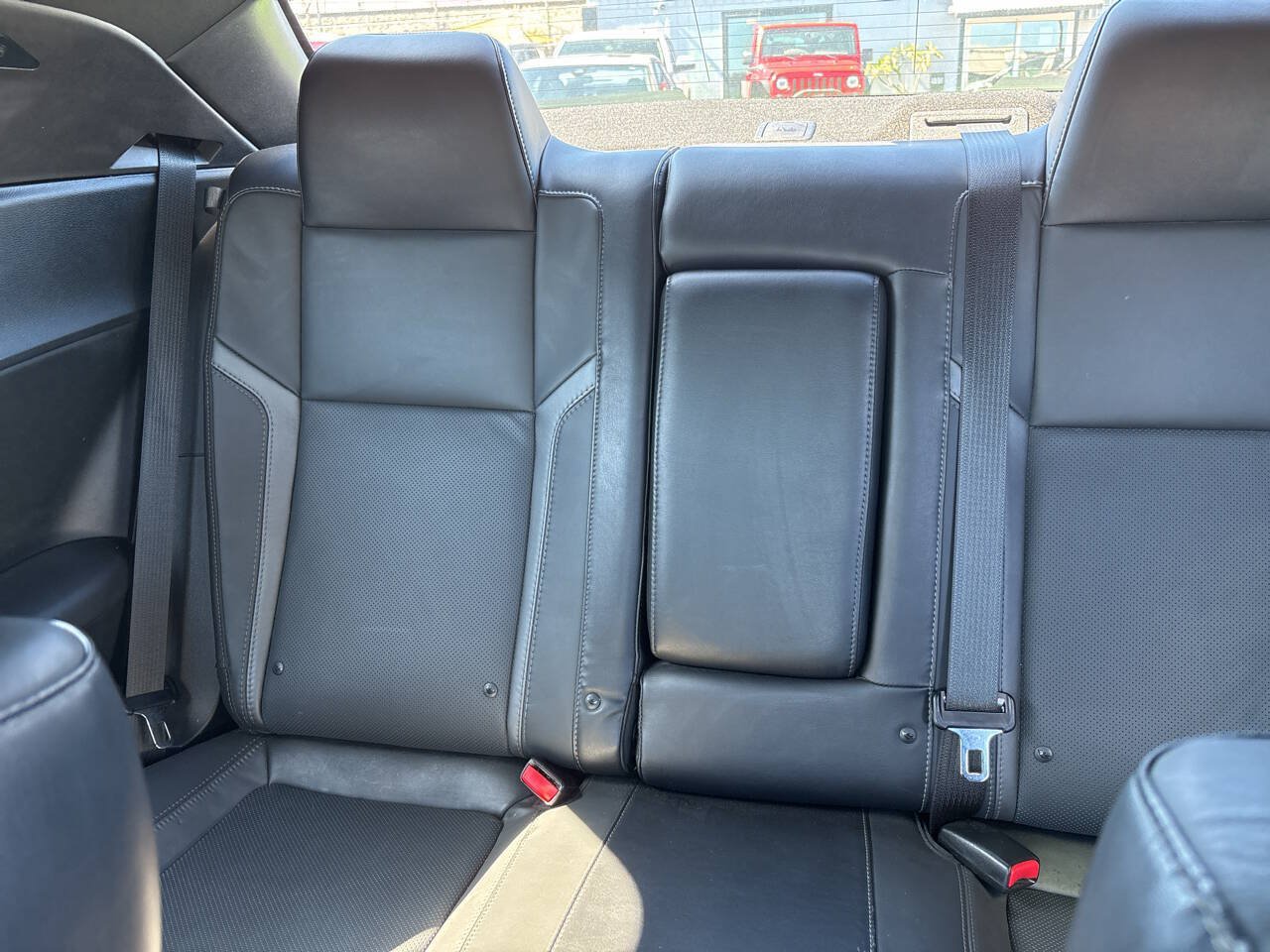 Used 2015 Dodge Challenger R/T Plus RWD image 28
