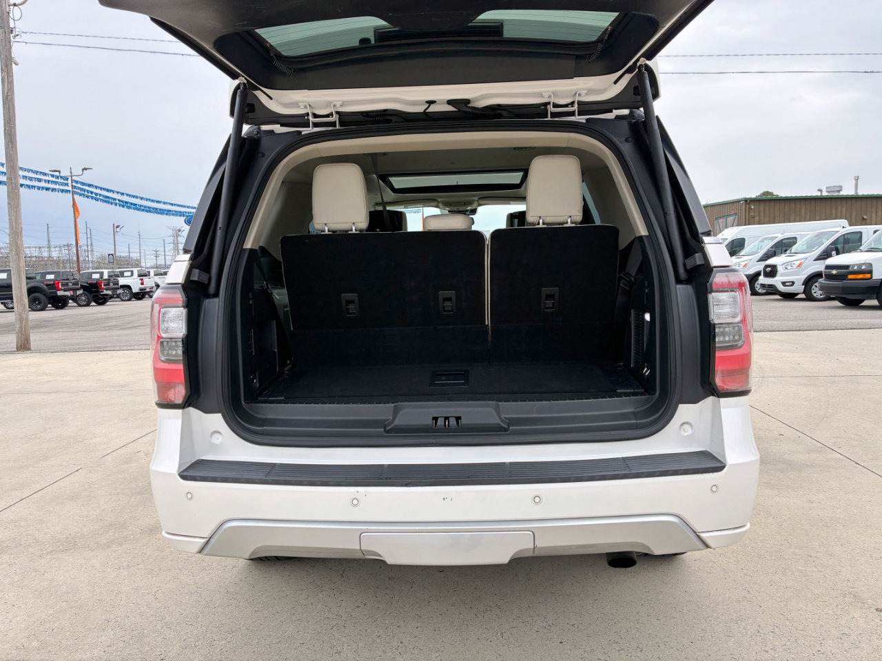 Used 2019 Ford Expedition Platinum image 44