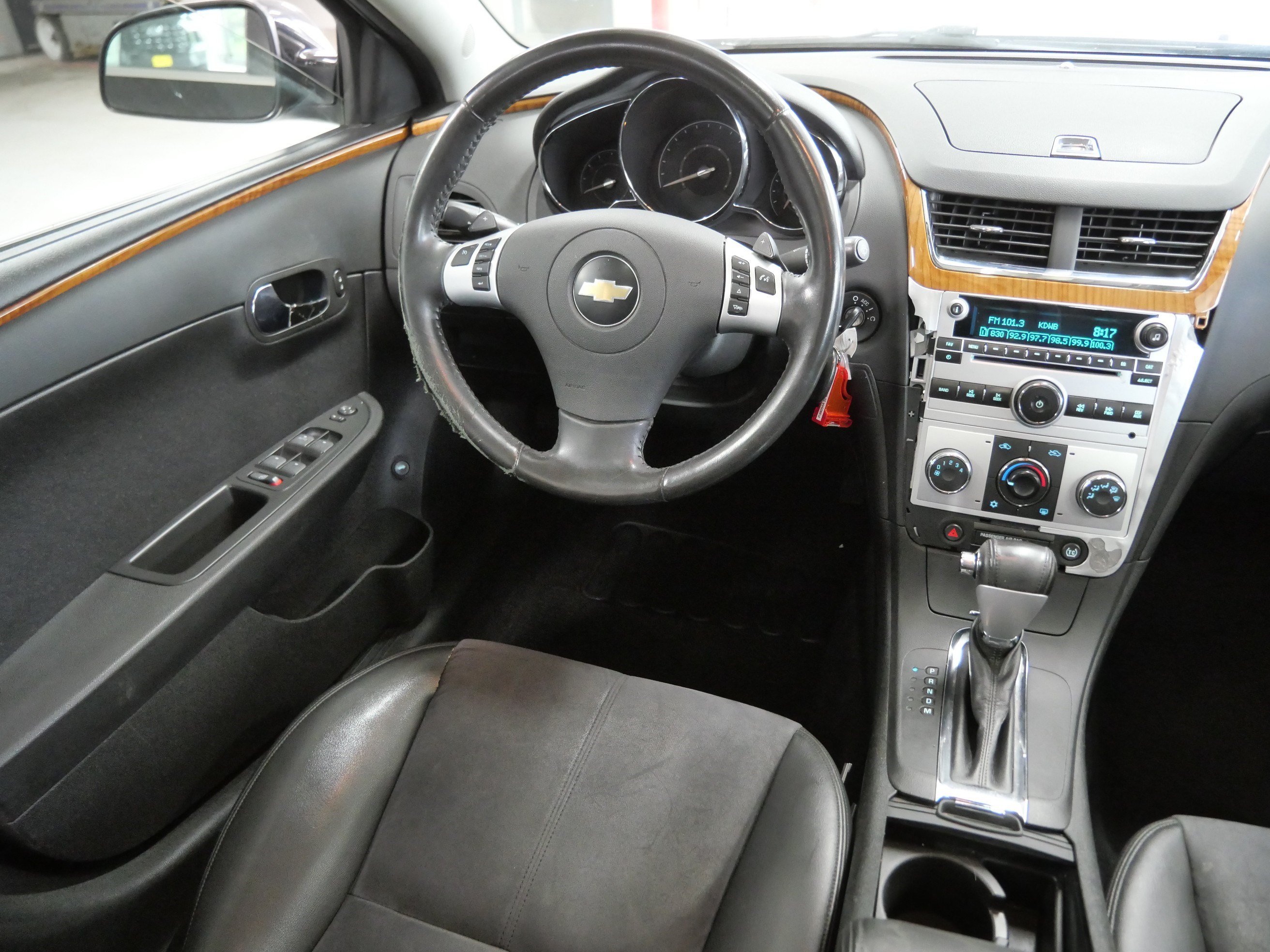 Used 2010 Chevrolet Malibu LT w/ HFV6 Engine Package FWD image 9