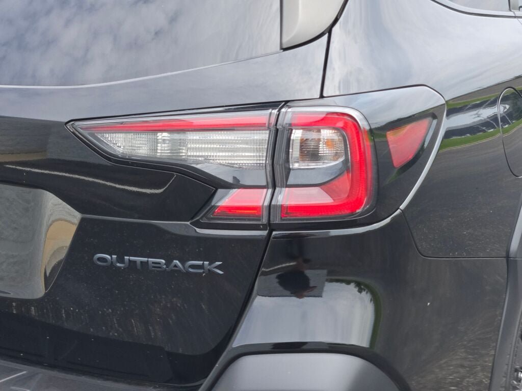 Certified 2024 Subaru Outback Onyx Edition AWD/4WD image 12