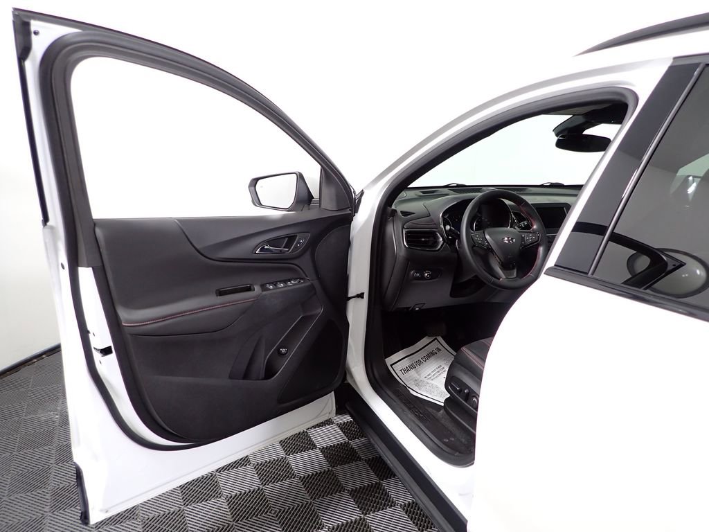 Used 2024 Chevrolet Equinox RS AWD/4WD image 22