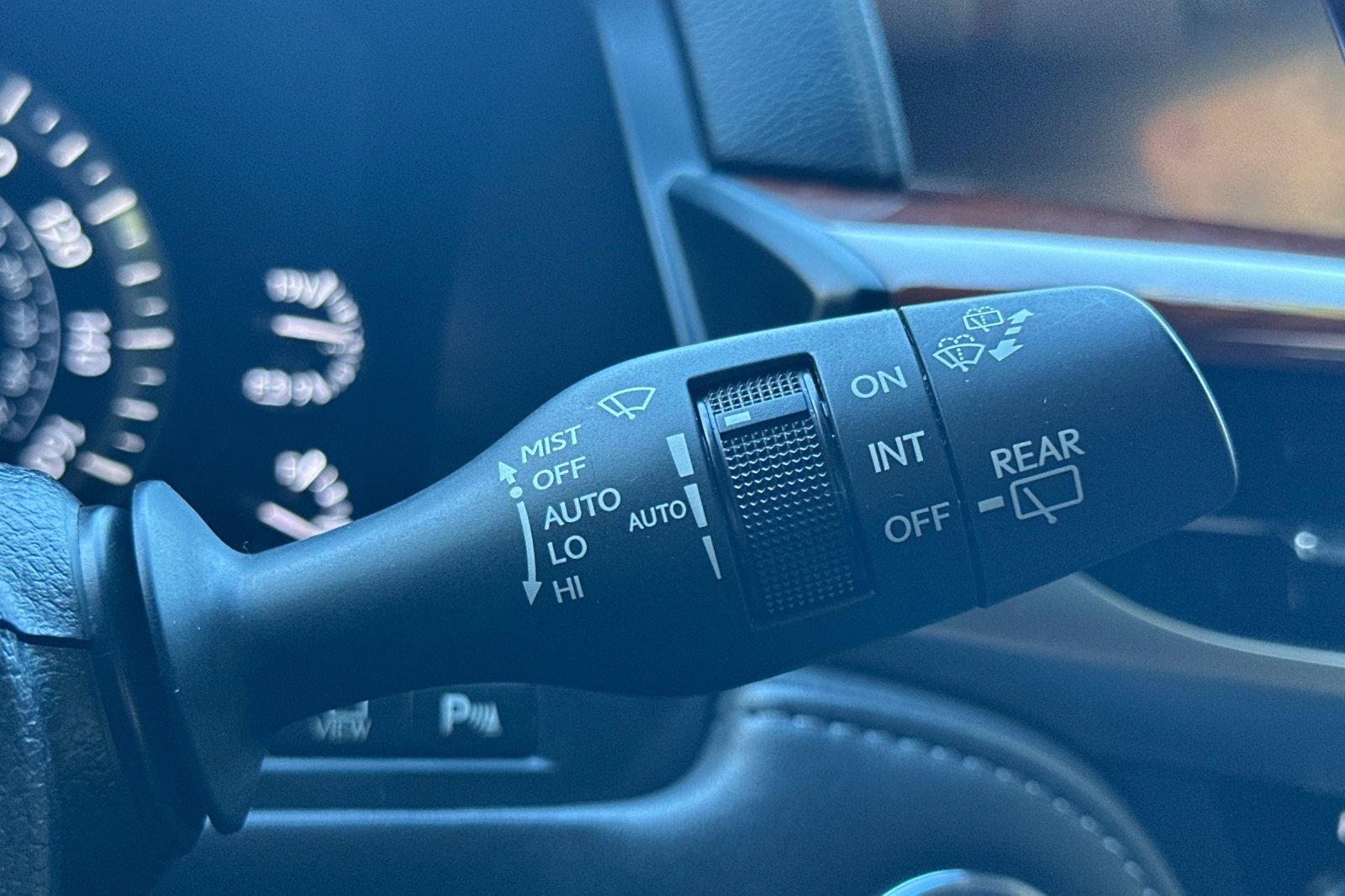 Used 2017 Lexus LX 570 4WD w/ Luxury Package image 33