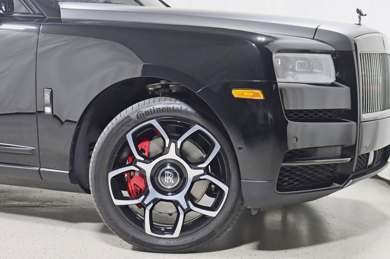 Used 2023 Rolls-Royce Cullinan Black Badge w/ Driver's Package image 5