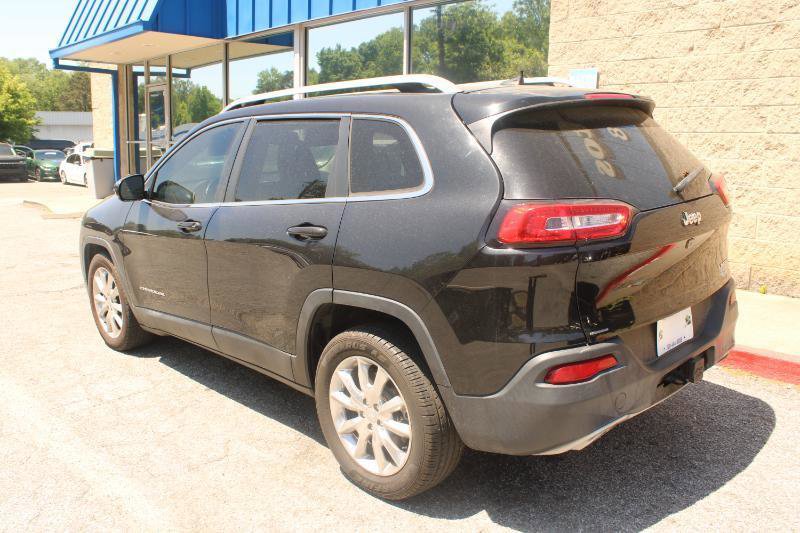 Used 2016 Jeep Cherokee Limited w/ Trailer Tow Group FWD image 4