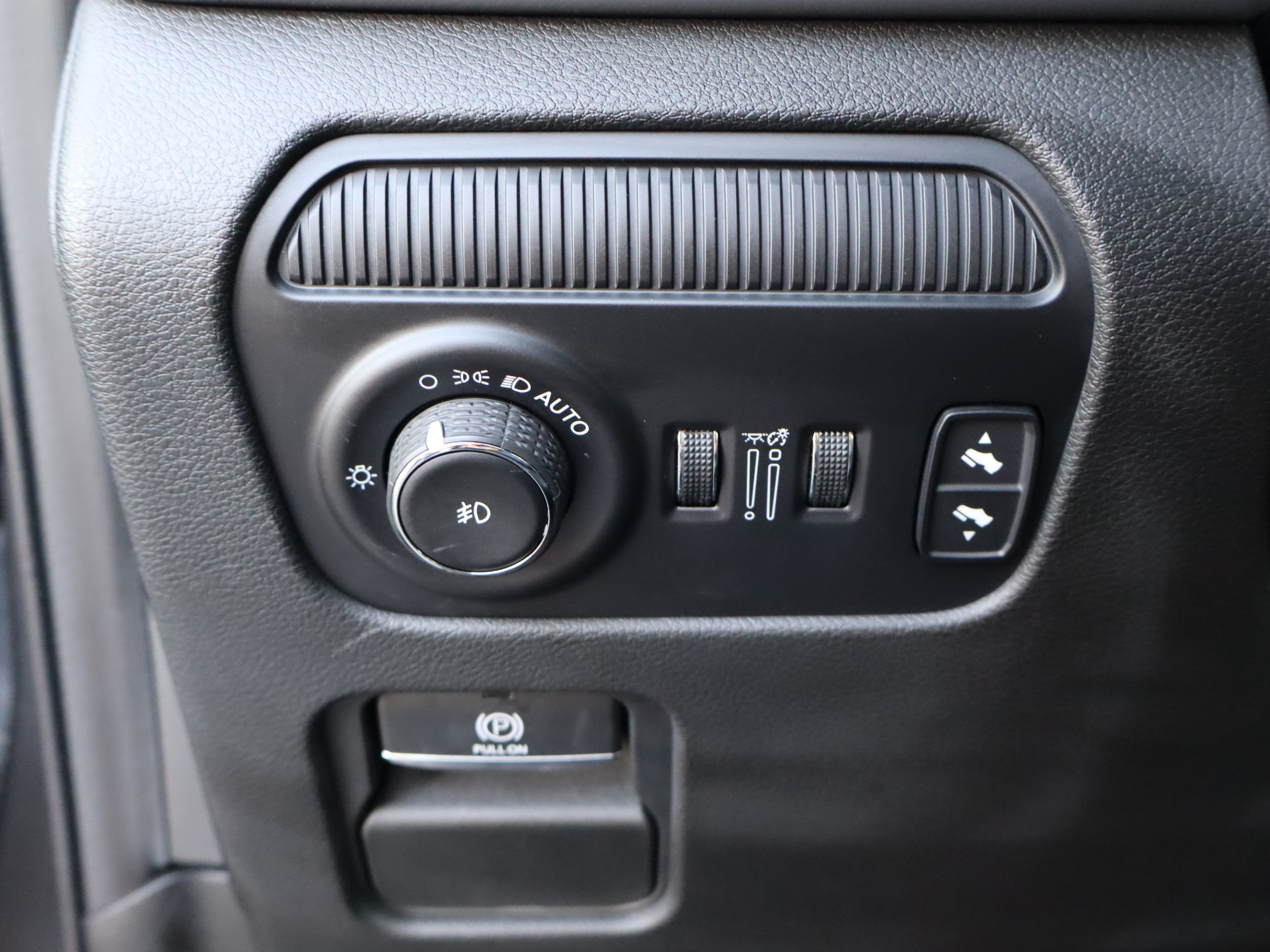 Used 2024 Jeep Wagoneer Series II w/ Convenience Group I AWD/4WD image 22