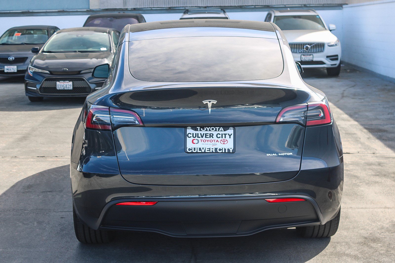 Used 2024 Tesla Model Y Long Range AWD/4WD image 8