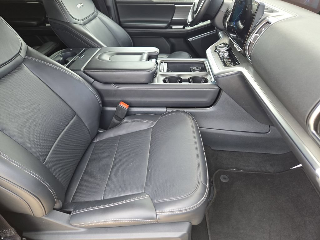 Used 2025 Ford Expedition Max Platinum AWD/4WD image 9