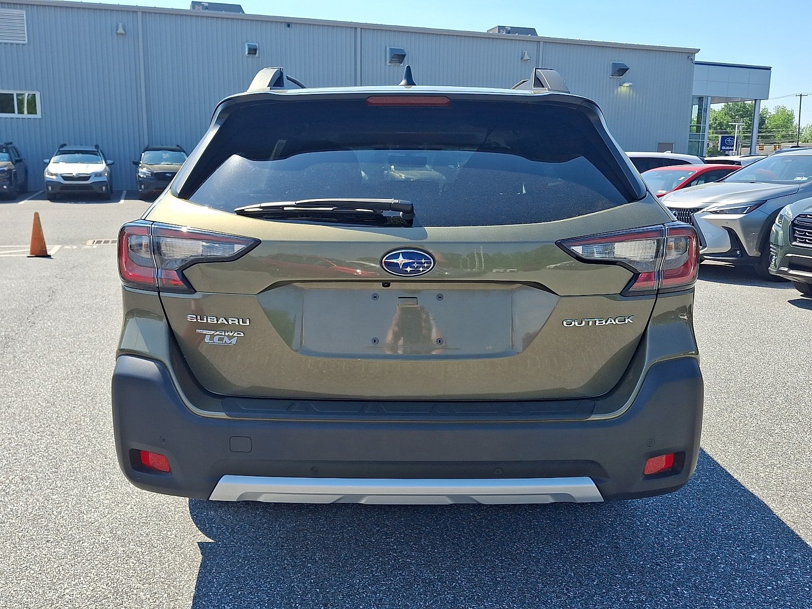 Certified 2024 Subaru Outback Limited AWD/4WD image 5