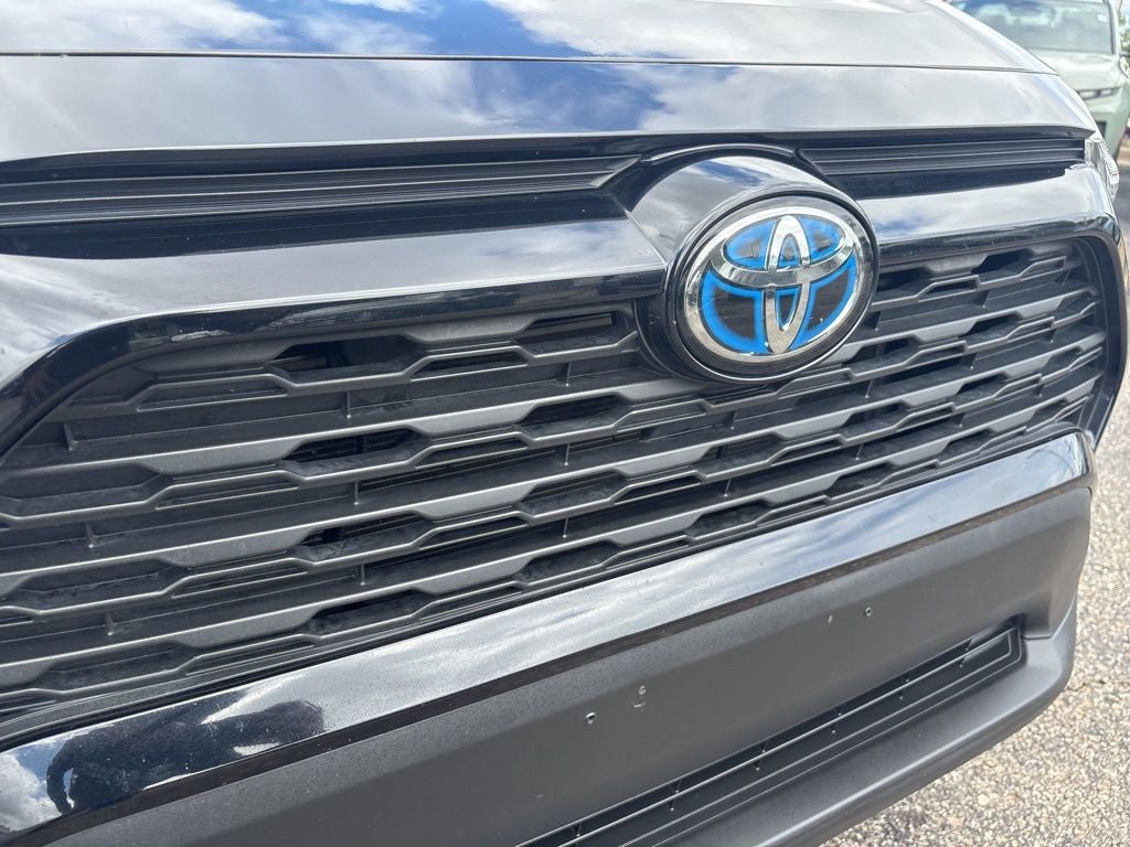 Used 2024 Toyota RAV4 LE AWD/4WD image 7