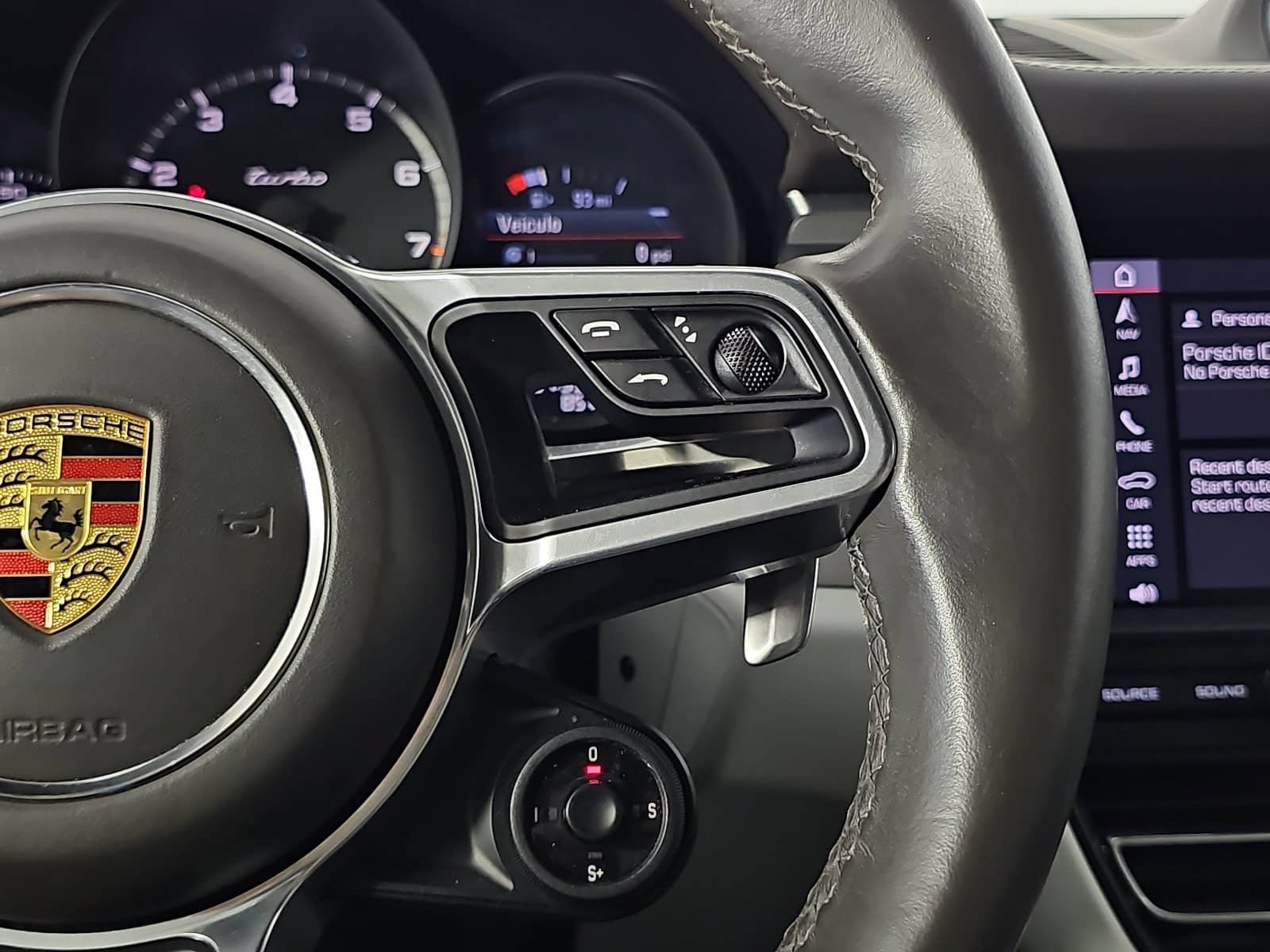 Used 2021 Porsche Macan Turbo AWD/4WD image 18
