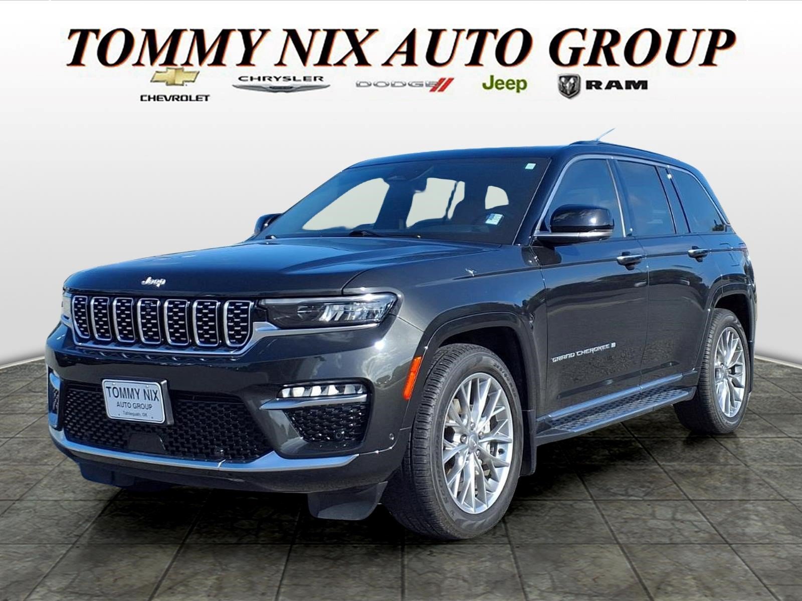 Used 2024 Jeep Grand Cherokee Summit w/ MOPAR Finishing Package AWD/4WD image 1