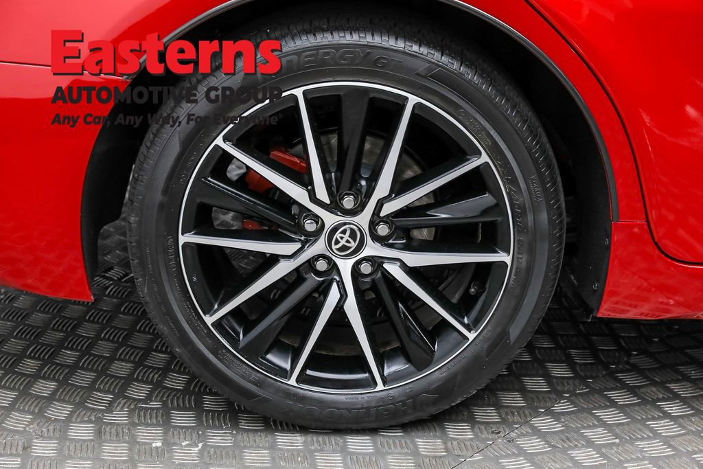 Used 2021 Toyota Camry SE w/ Cold Weather Package image 29