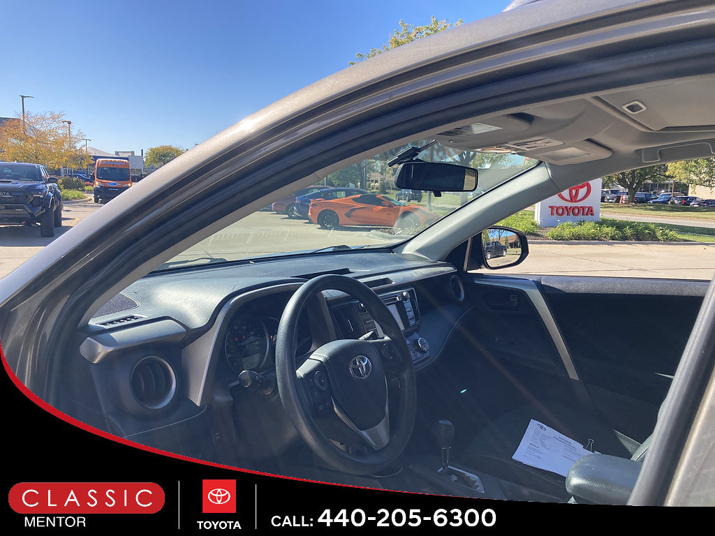 Used 2013 Toyota RAV4 XLE AWD/4WD image 3