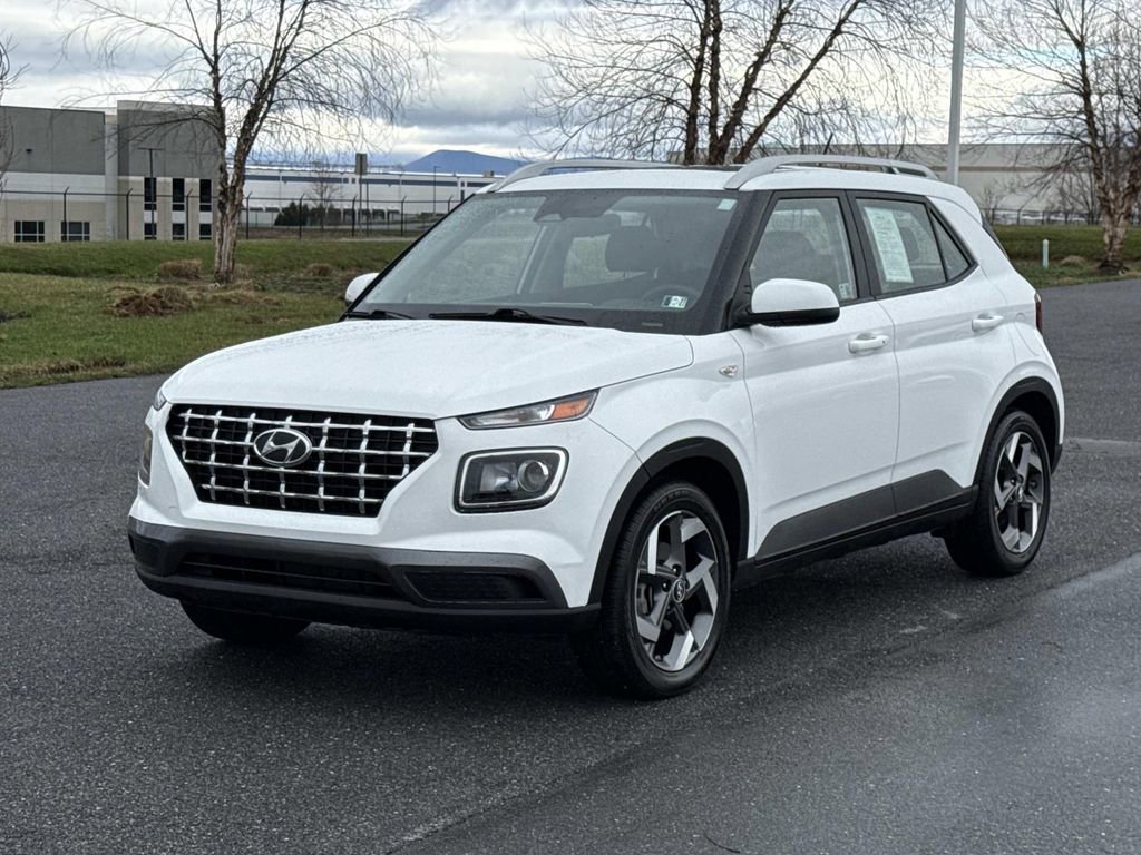 Used 2025 Hyundai Venue SEL FWD image 28