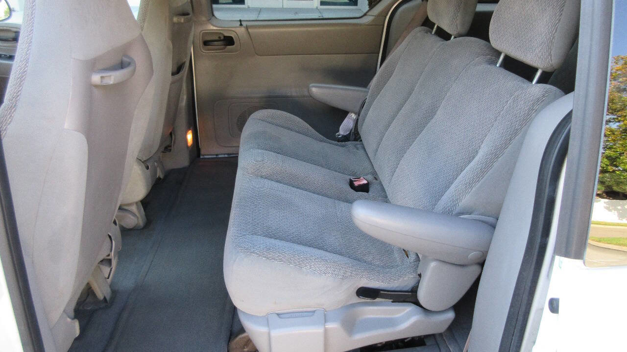 Used 2002 Ford Windstar LX image 14