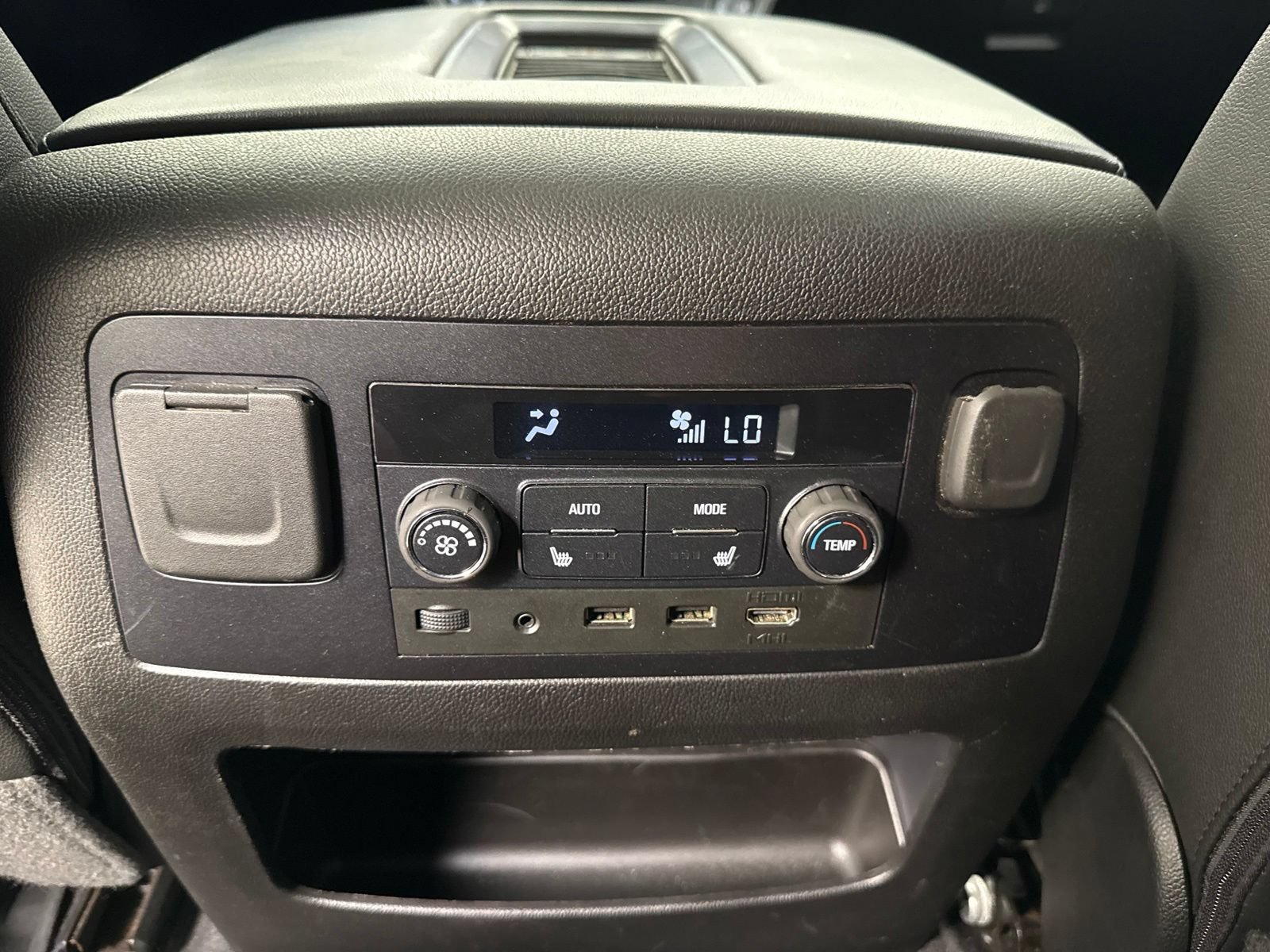 Used 2019 Chevrolet Tahoe Premier AWD/4WD image 27