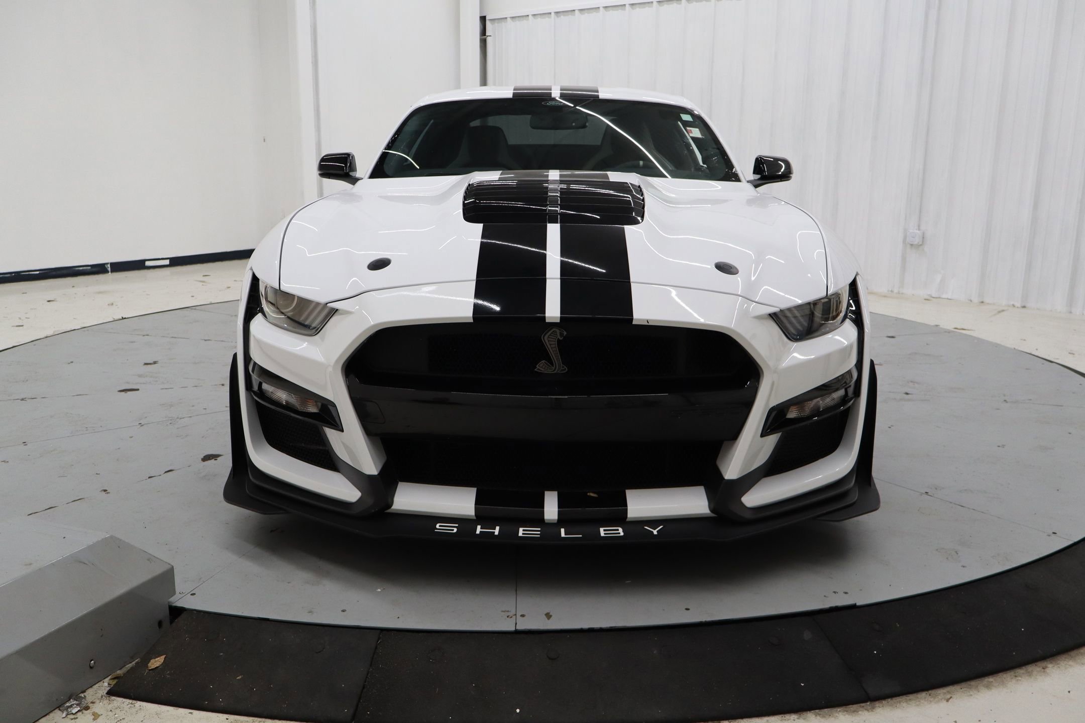 Used 2021 Ford Mustang Shelby GT500 w/ Technology Package image 11