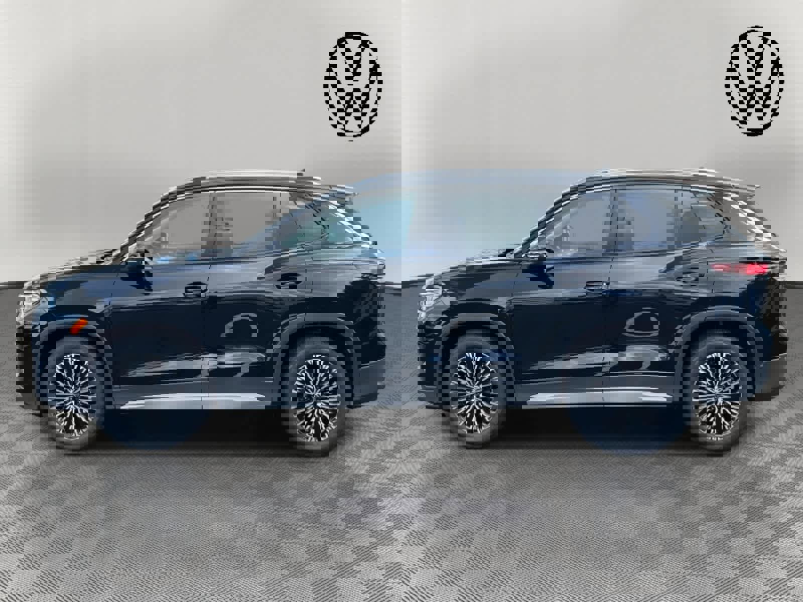 New 2025 Volkswagen Tiguan S image 6