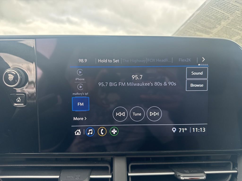 Used 2025 Chevrolet Trax LS image 34