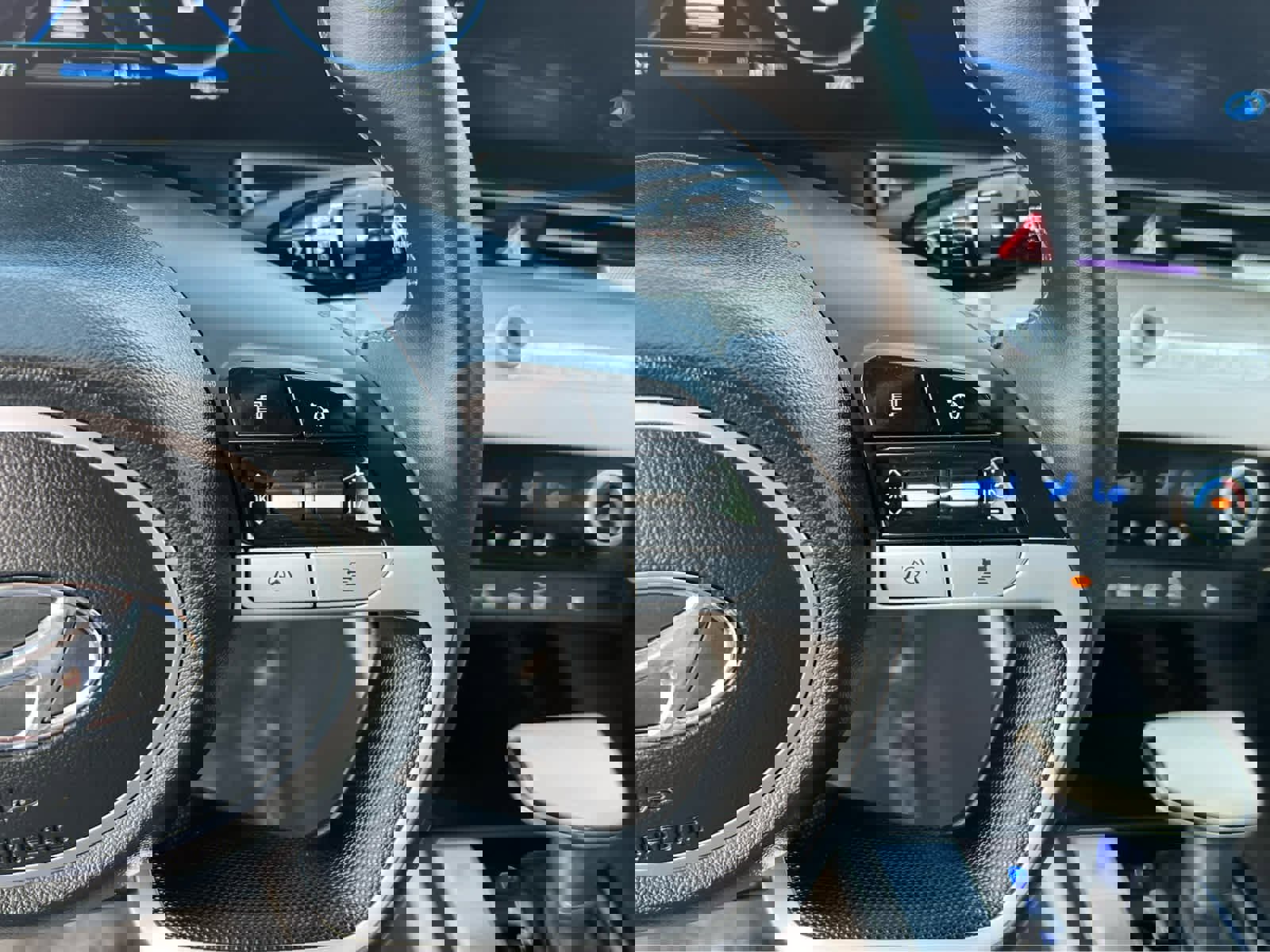 Certified 2023 Hyundai Elantra Limited w/ Cargo Package image 33