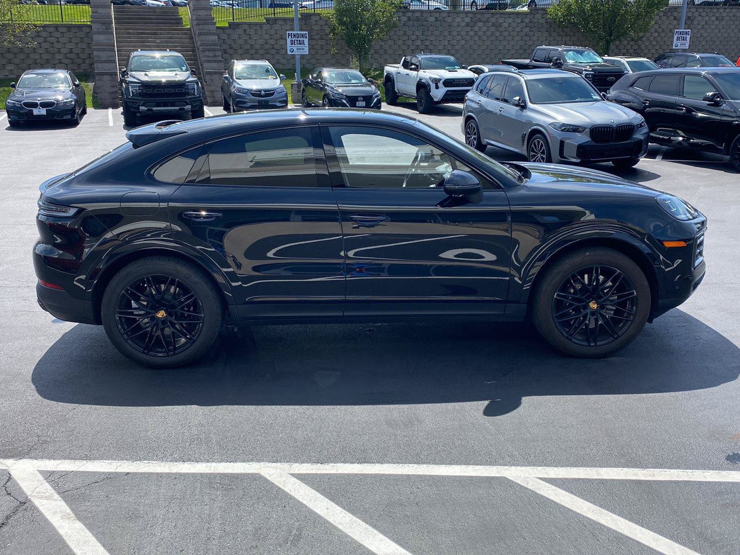 Used 2024 Porsche Cayenne Coupe AWD/4WD image 2