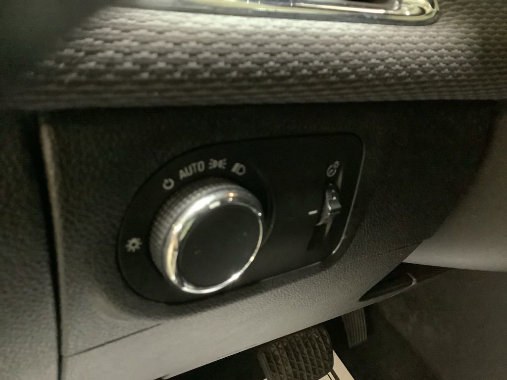 Used 2017 Chevrolet Cruze LT w/ Sun And Sound Package image 25